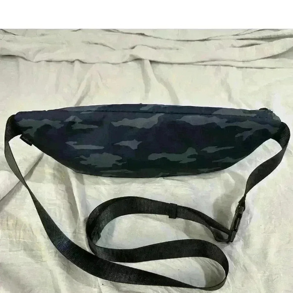 Apana Fanny Pack Black and Gray Camo - Picture 5 of 6